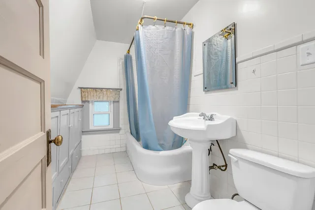 $234,900 | 134 South Howell Street, Hillsdale, MI 49242