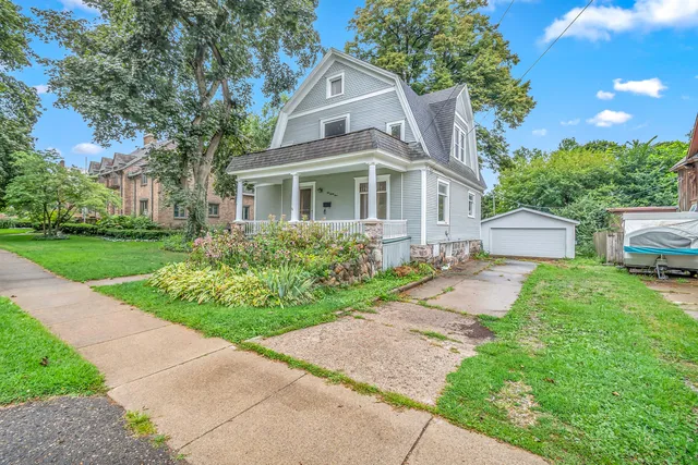 $234,900 | 134 South Howell Street, Hillsdale, MI 49242