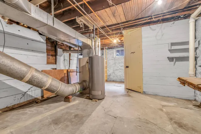 $234,900 | 134 South Howell Street, Hillsdale, MI 49242