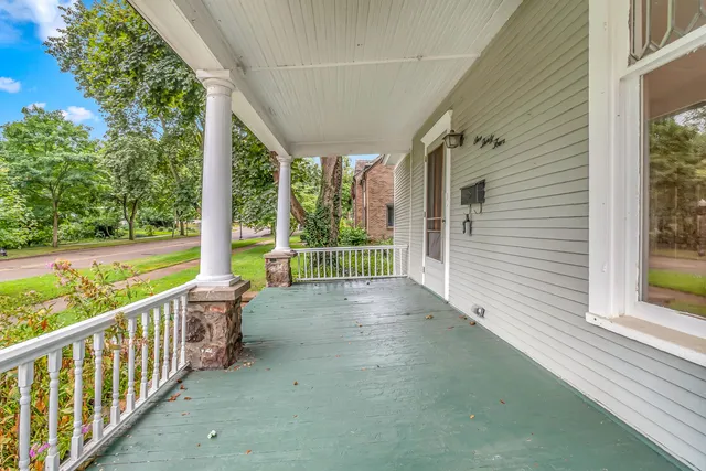 $234,900 | 134 South Howell Street, Hillsdale, MI 49242