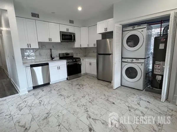 $2,500 | 16 N Avenue West, Cranford, NJ 07016