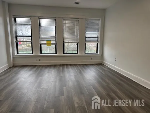 $2,500 | 16 N Avenue West, Cranford, NJ 07016