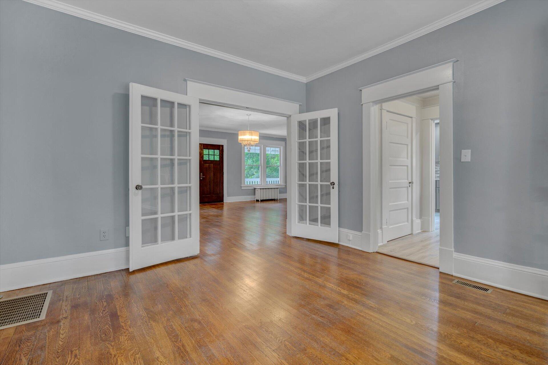 1842 Arlington Road Southwest Roanoke, VA 24015 - Photo 12 of 43 10-062220210006