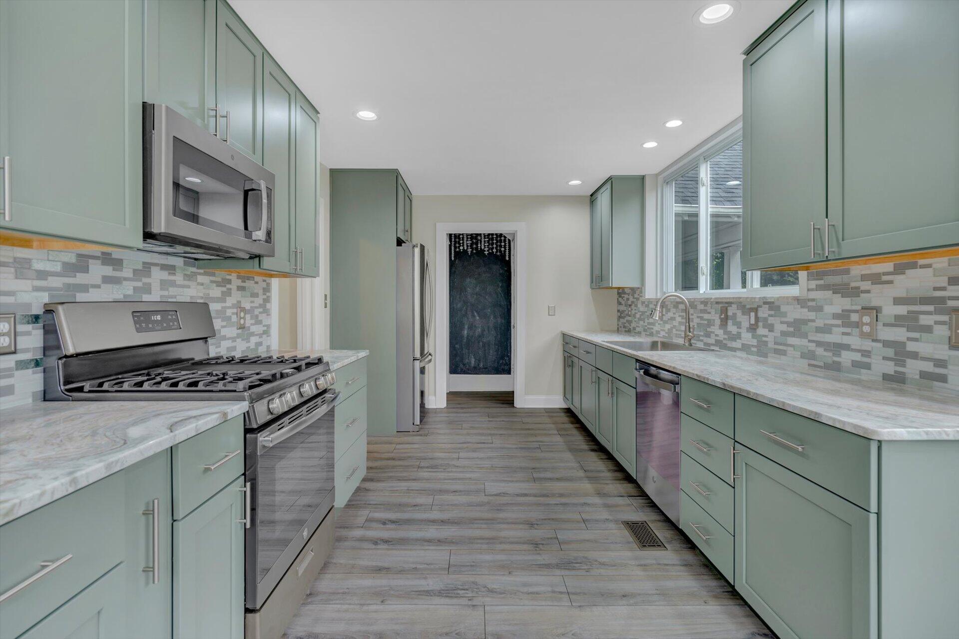 1842 Arlington Road Southwest Roanoke, VA 24015 - Photo 20 of 43 18-062220210014