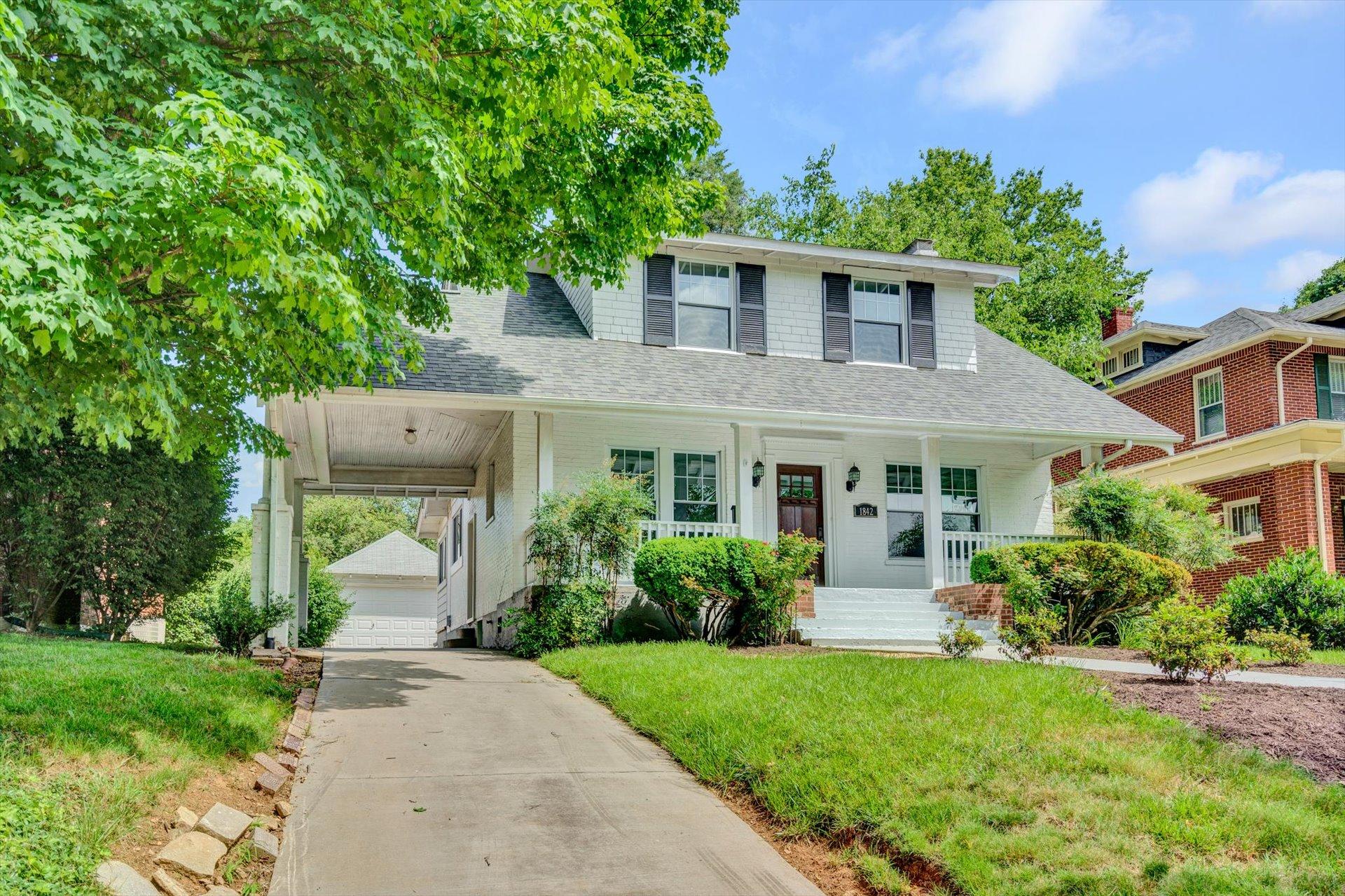 1842 Arlington Road Southwest Roanoke, VA 24015 - Photo 3 of 43 03-SHOWS GREAT-200