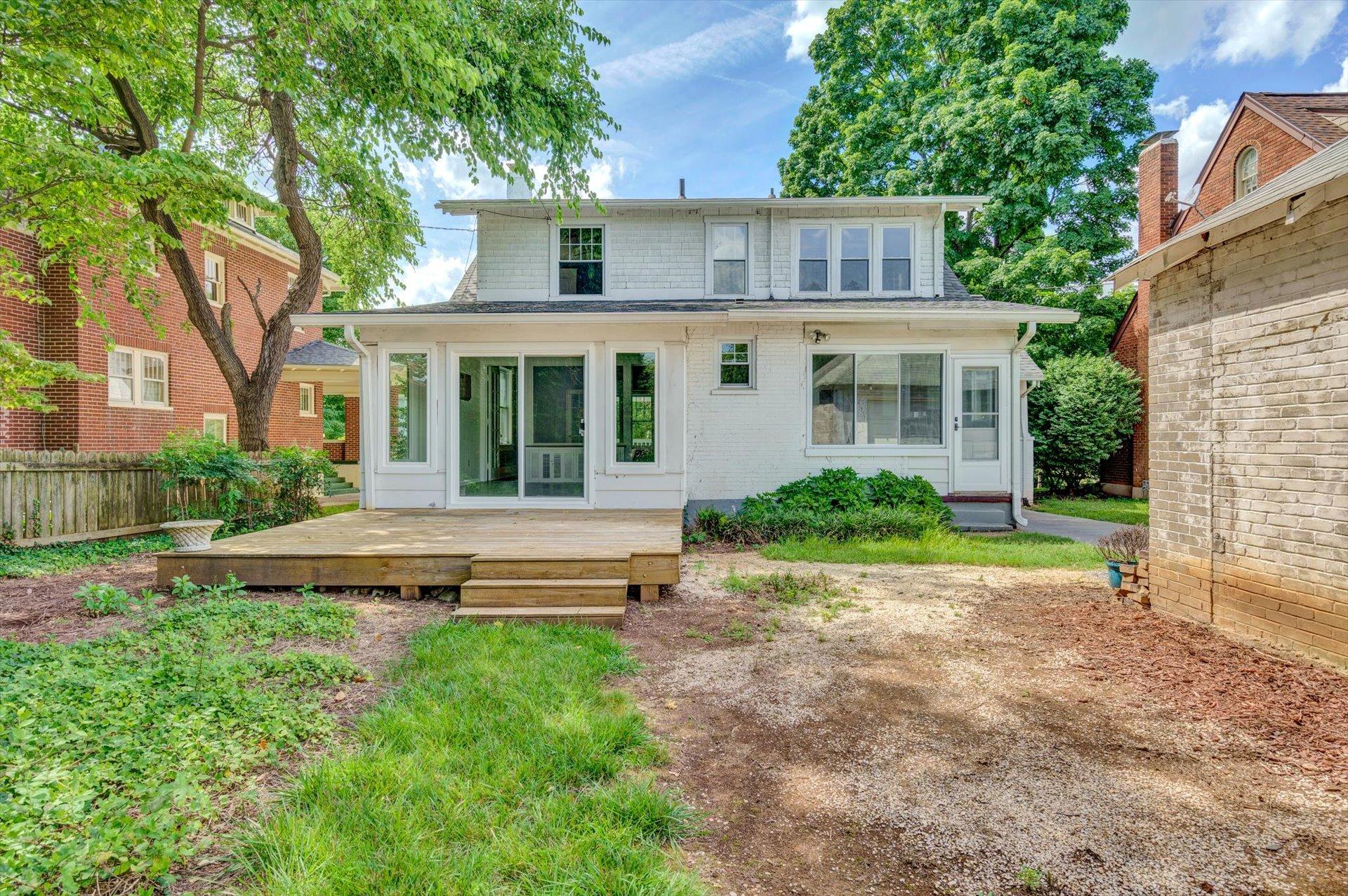 1842 Arlington Road Southwest Roanoke, VA 24015 - Photo 38 of 43 36-SHOWS GREAT-207