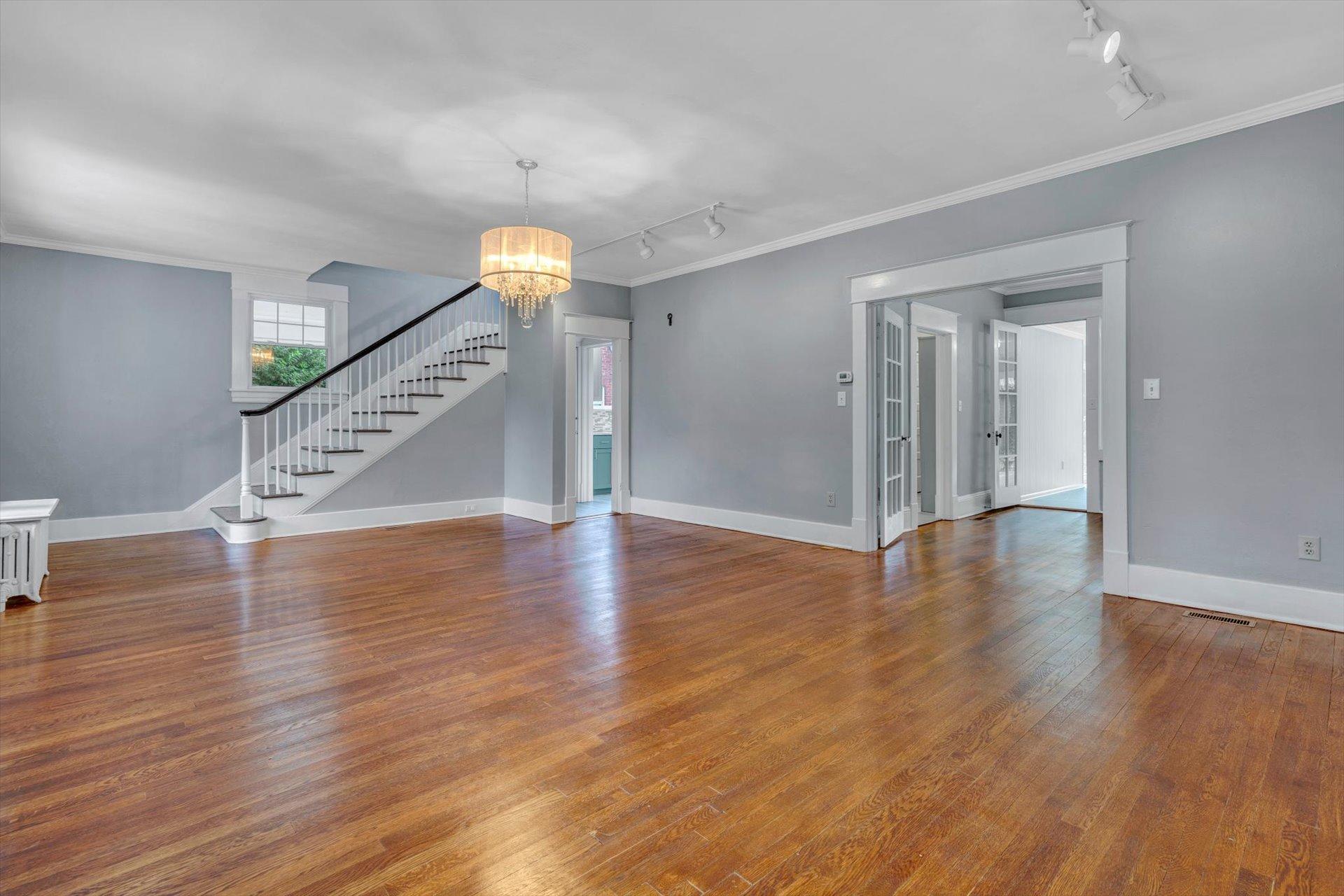 1842 Arlington Road Southwest Roanoke, VA 24015 - Photo 10 of 43 08-062220210004