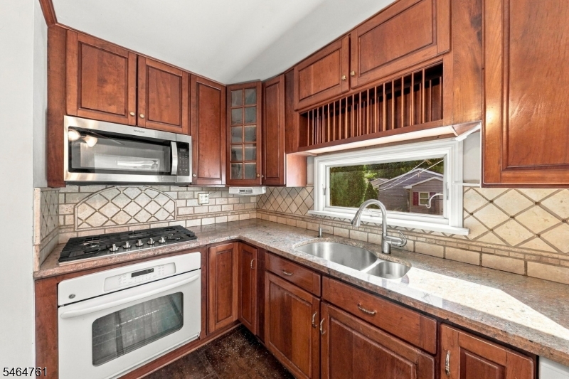 51 Diverty Road Pennington, NJ 08534 - Photo 21 of 48 Gallery Image 21