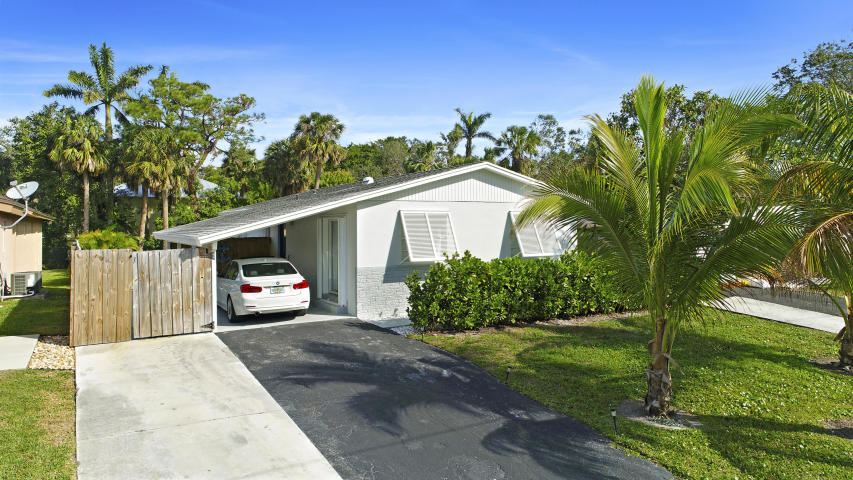 145 Seminole Avenue Jupiter, FL 33458 - Photo 1 of 18 Front view