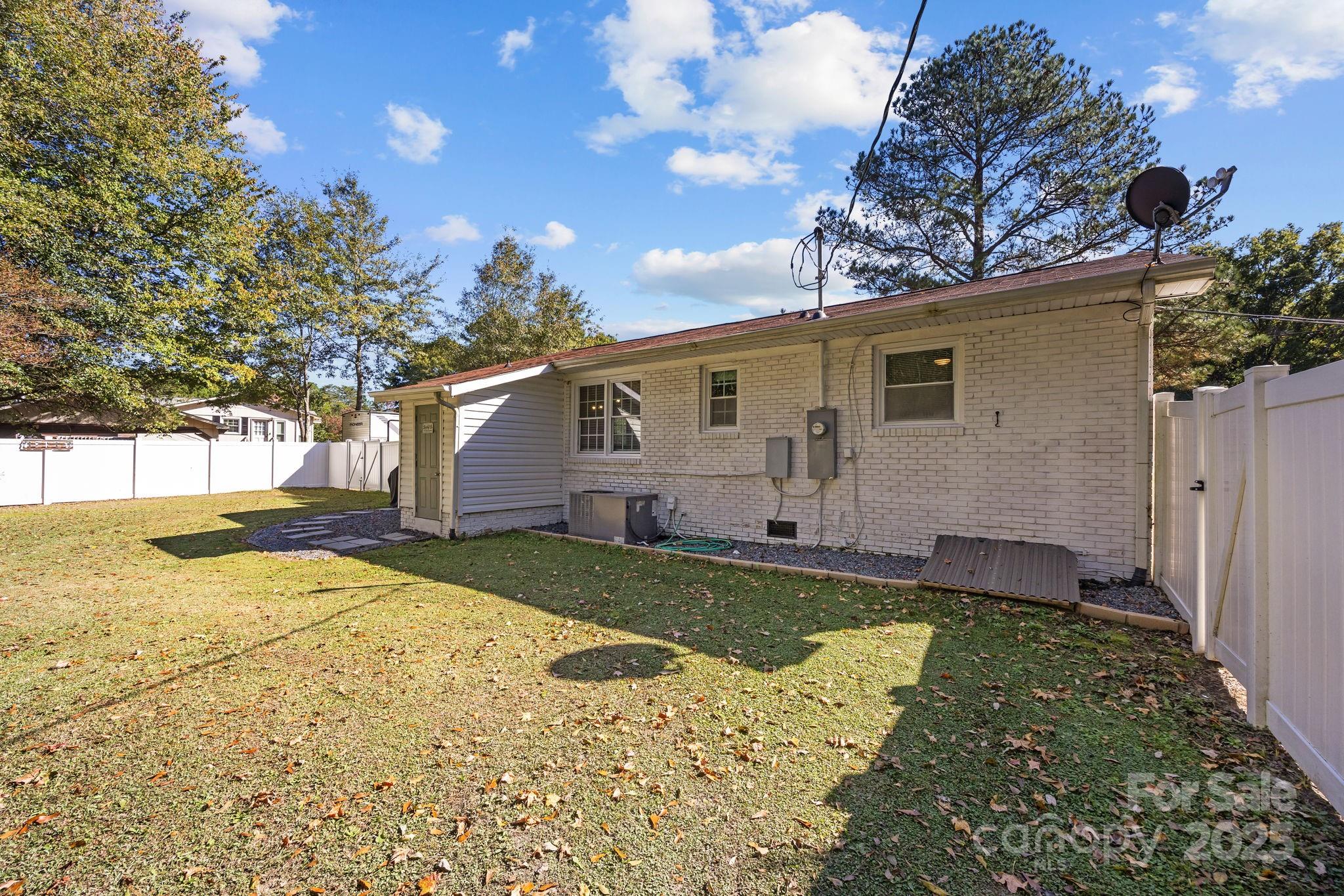 976 10 Oaks Drive Lancaster, SC 29720 - Photo 20 of 24 a view of a house with snow on the background