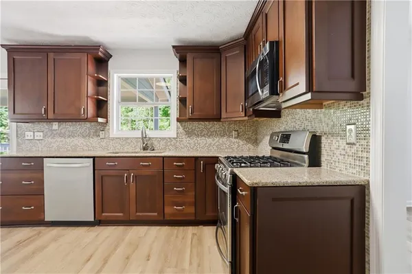 $339,900 | 3861 Brittan Glade Trail, Snellville, GA 30039