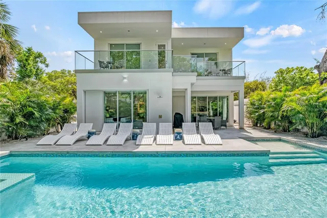 $2,349,000 | 2327 Hillview Street, Sarasota, FL 34239