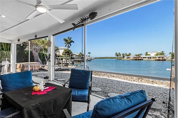 $1,590,000 | 121 Jamaica Drive, Naples, FL 34113