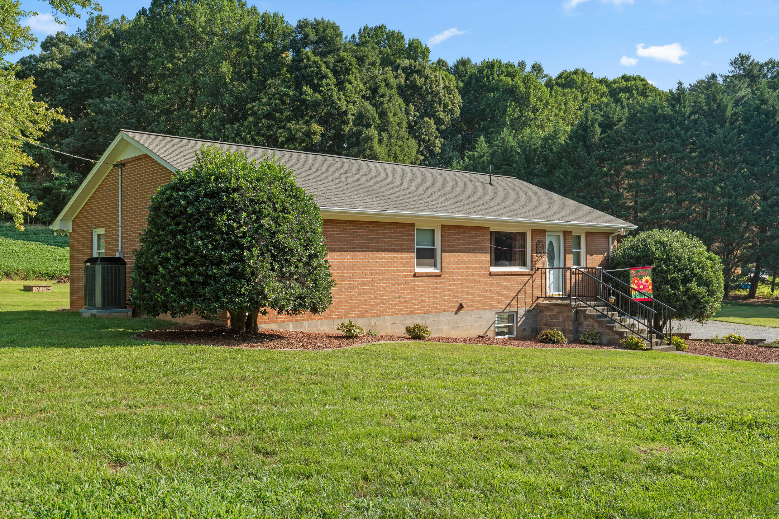 4743 6 Mile Post Road Rocky Mount, VA 24151 - Photo 3 of 43 4743smprm1002