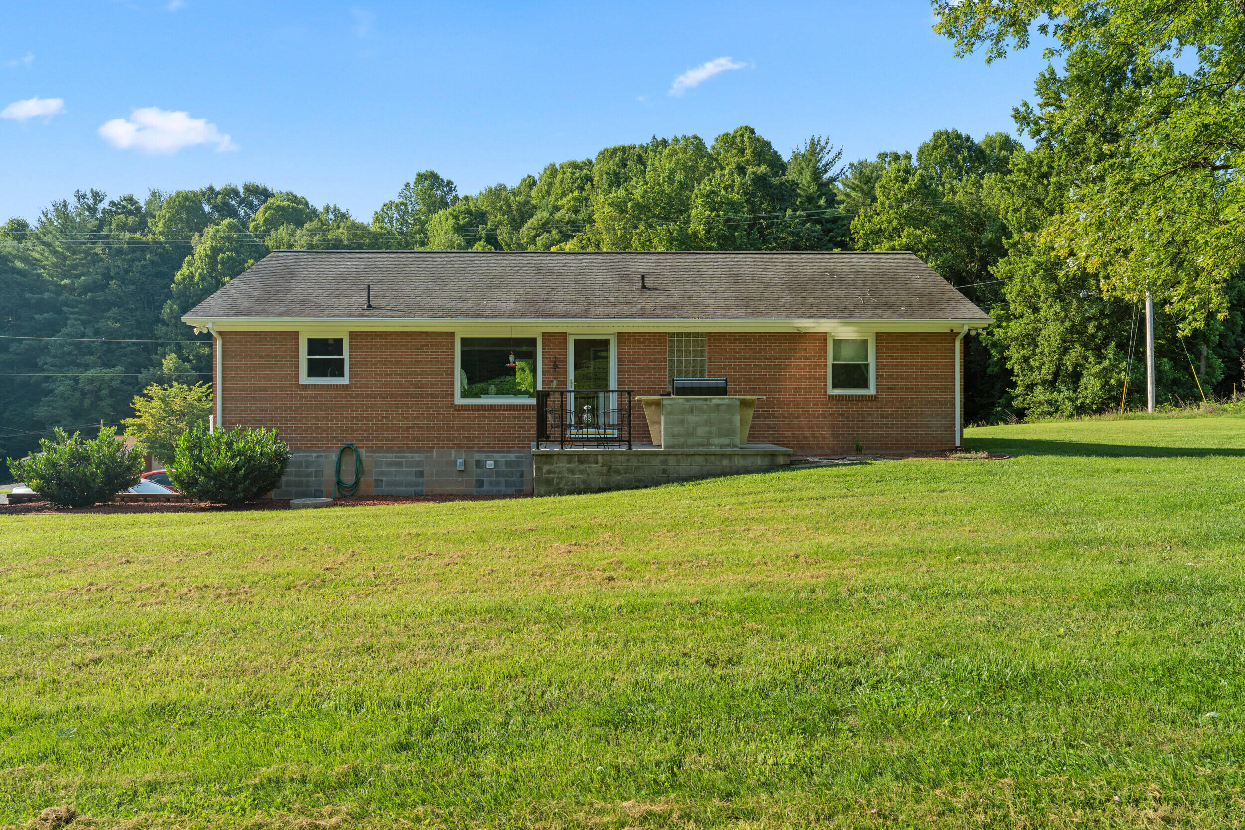 4743 6 Mile Post Road Rocky Mount, VA 24151 - Photo 4 of 43 4743smprm1003