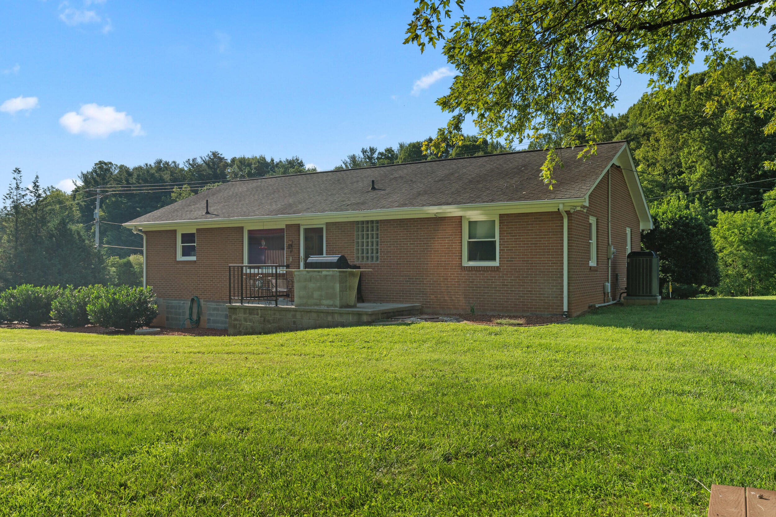 4743 6 Mile Post Road Rocky Mount, VA 24151 - Photo 5 of 43 4743smprm1004