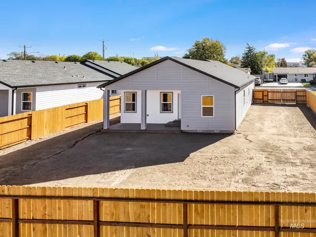 $359,999 | 1808 Poplar Street, Buhl, ID 83316