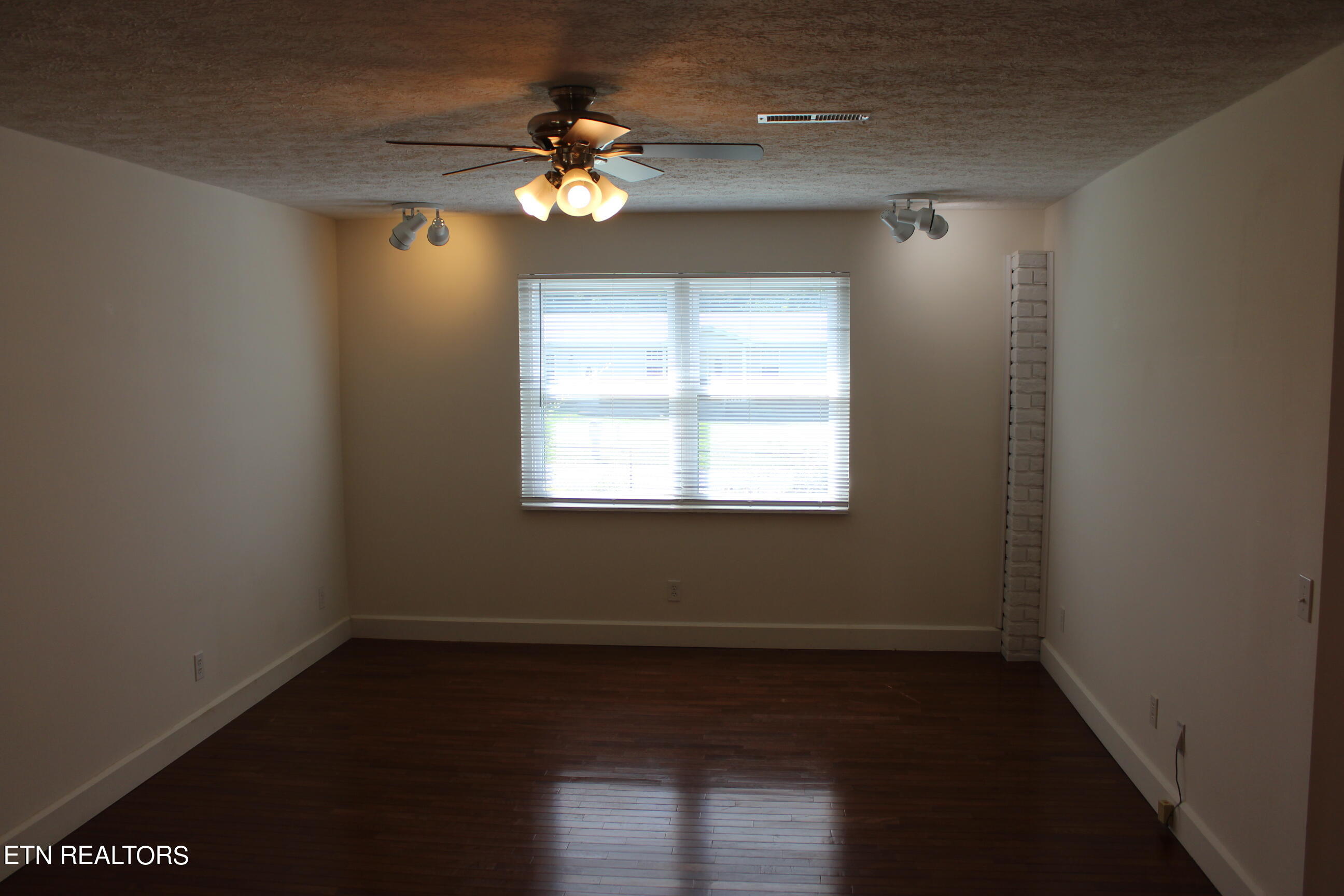 1024 Lincoln Road Jamestown, TN 38556 - Photo 14 of 38 015