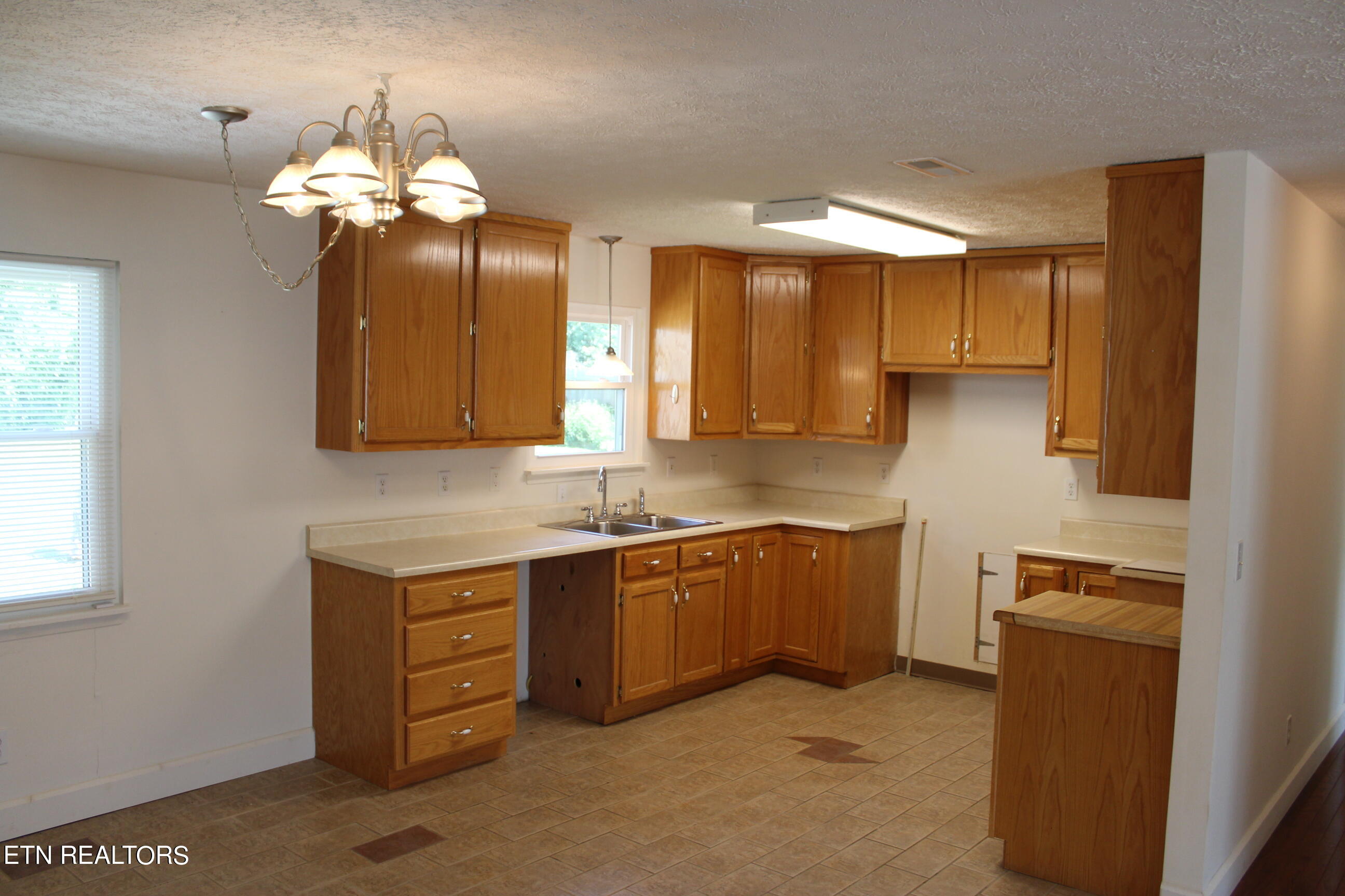 1024 Lincoln Road Jamestown, TN 38556 - Photo 16 of 38 017