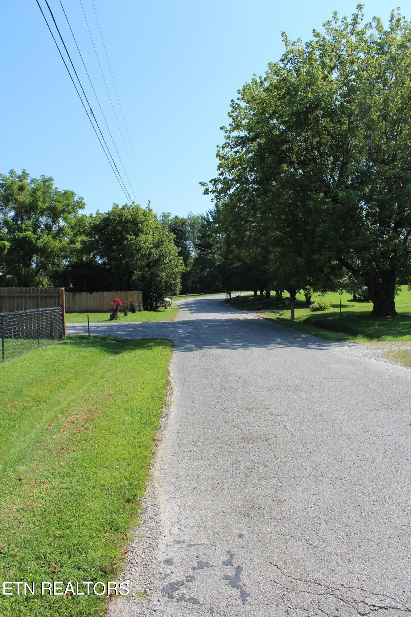 1024 Lincoln Road Jamestown, TN 38556 - Photo 3 of 38 003
