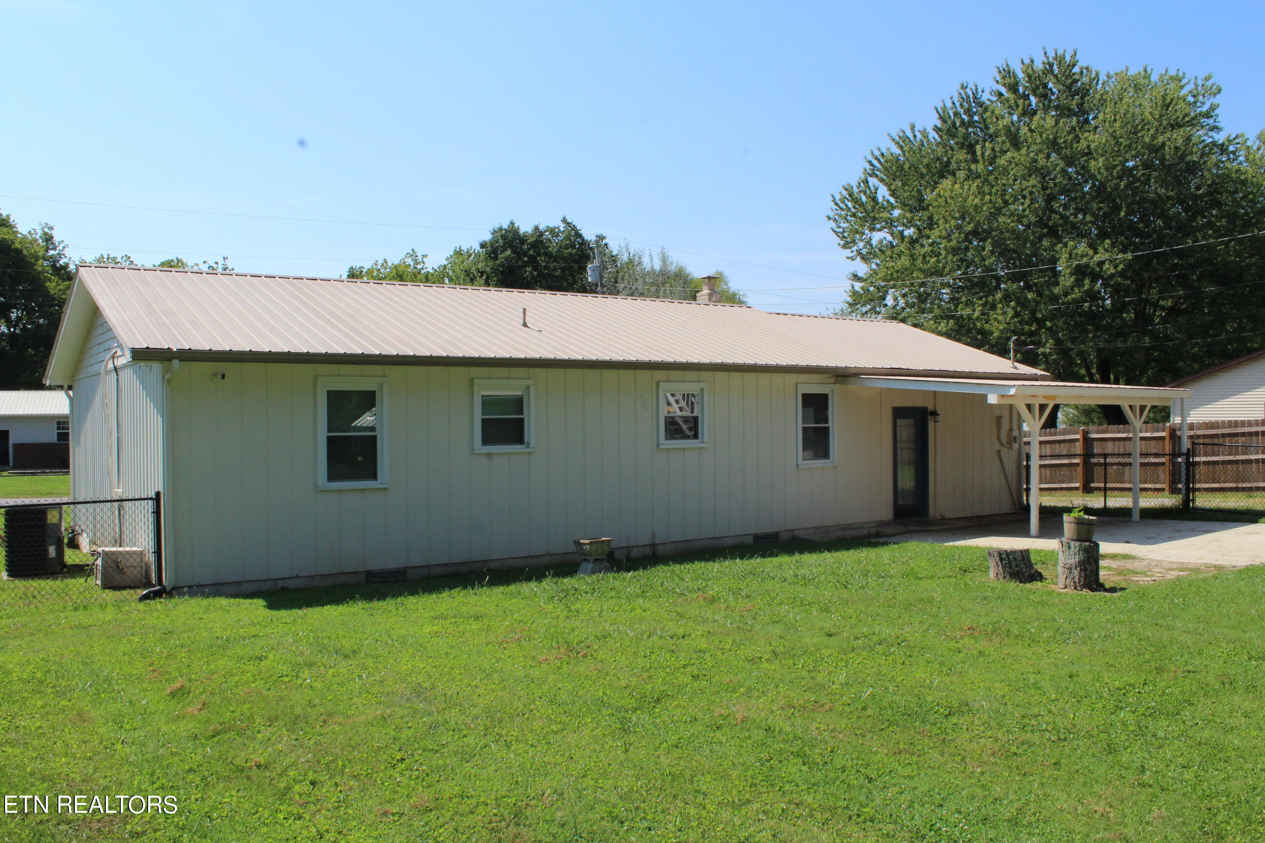 1024 Lincoln Road Jamestown, TN 38556 - Photo 7 of 38 007