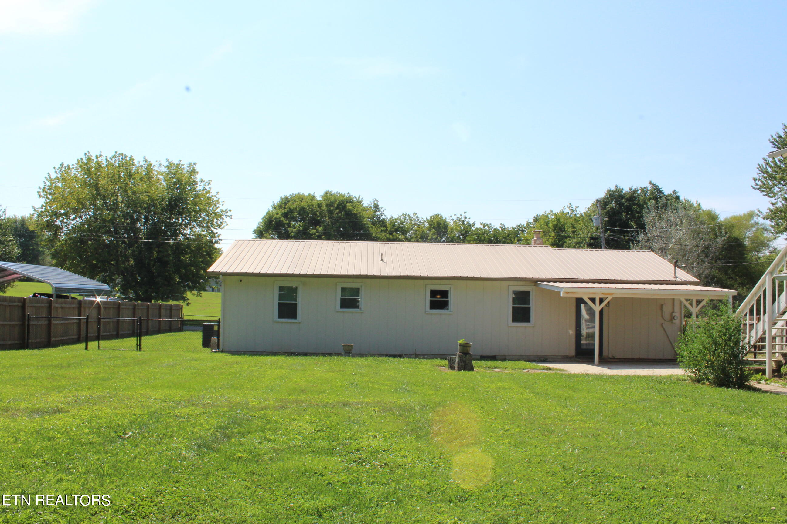 1024 Lincoln Road Jamestown, TN 38556 - Photo 9 of 38 010