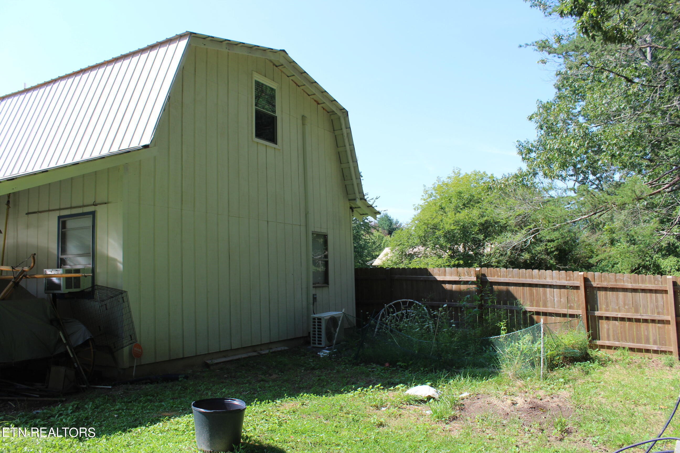 1024 Lincoln Road Jamestown, TN 38556 - Photo 10 of 38 011