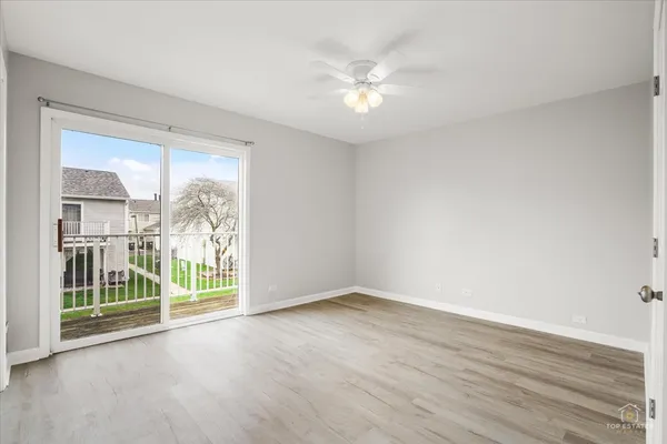 $194,900 | 512 Meadow Green Lane, Round Lake Beach, IL 60073
