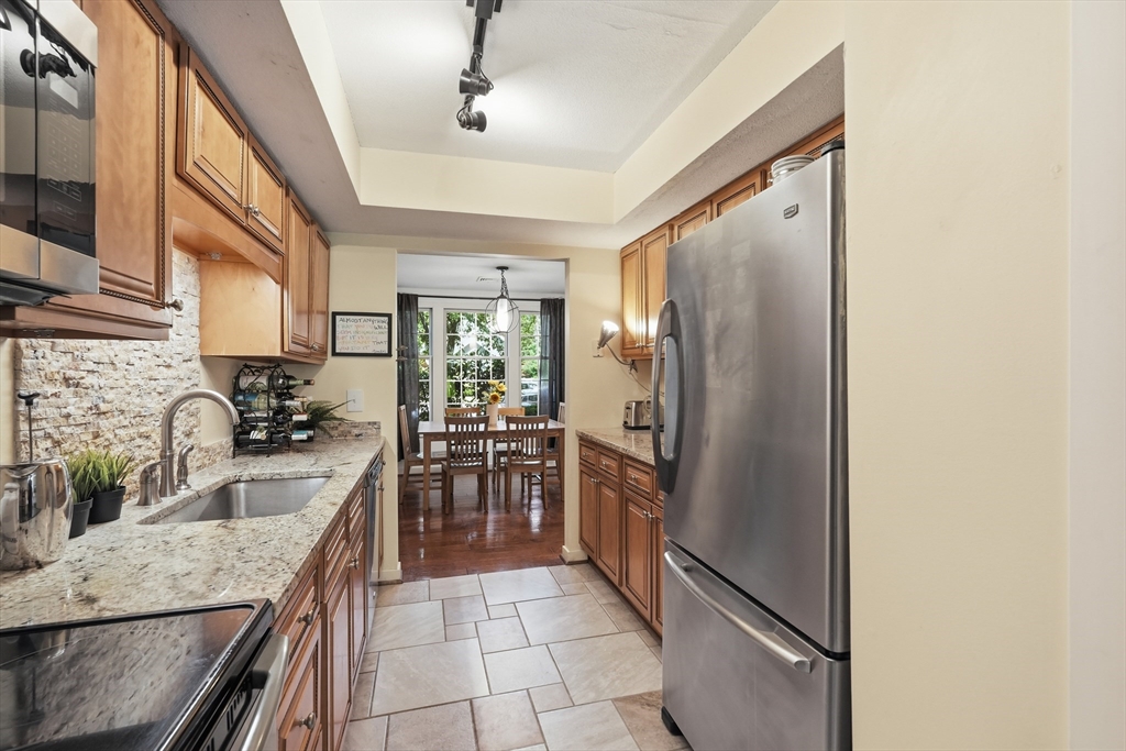 71 Amity Place, Unit 71 Amherst, MA 01002 - Photo 11 of 41
