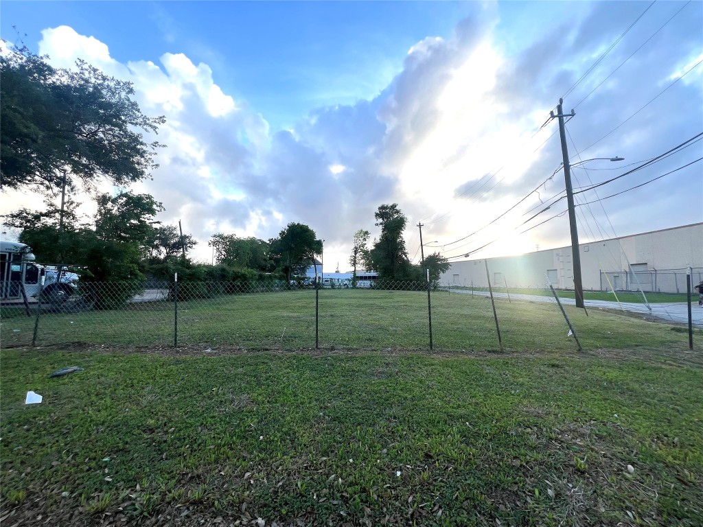 a view of outdoor space