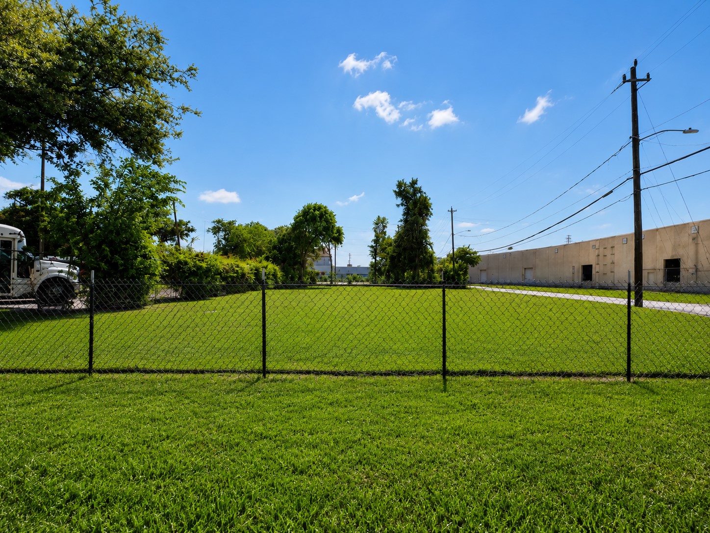 2002 Telephone Road Houston, TX 77023 - Photo 2 of 8