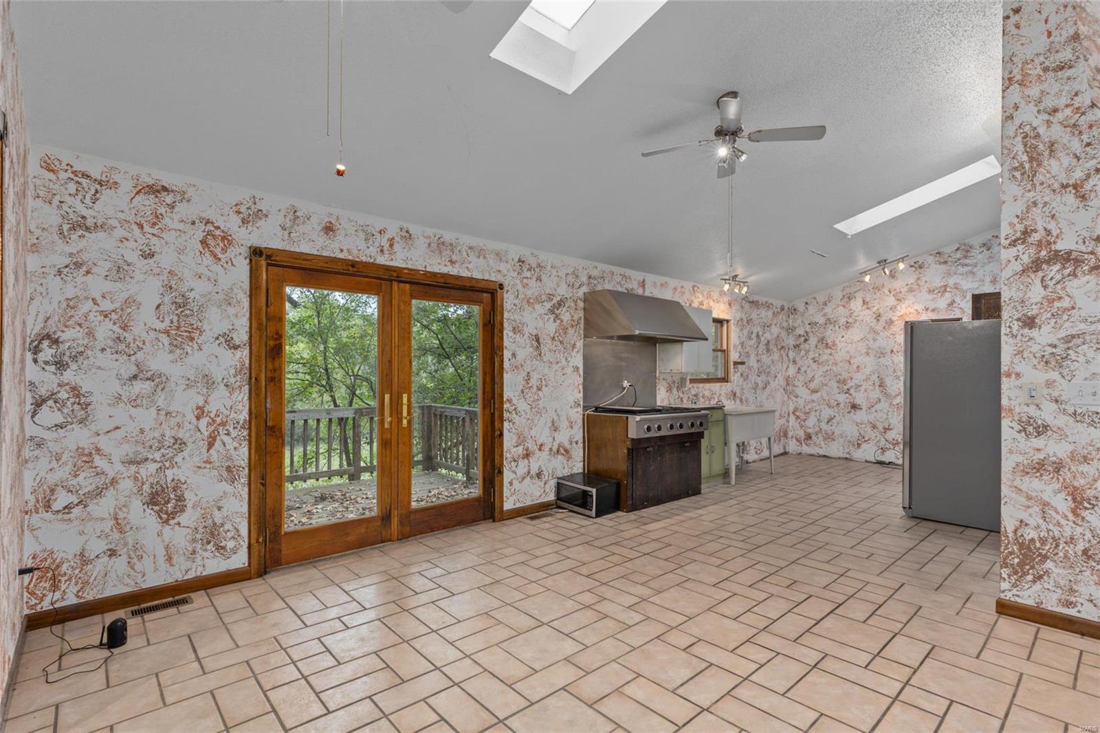 6024 Renken Road Dorsey, IL 62021 - Photo 10 of 39