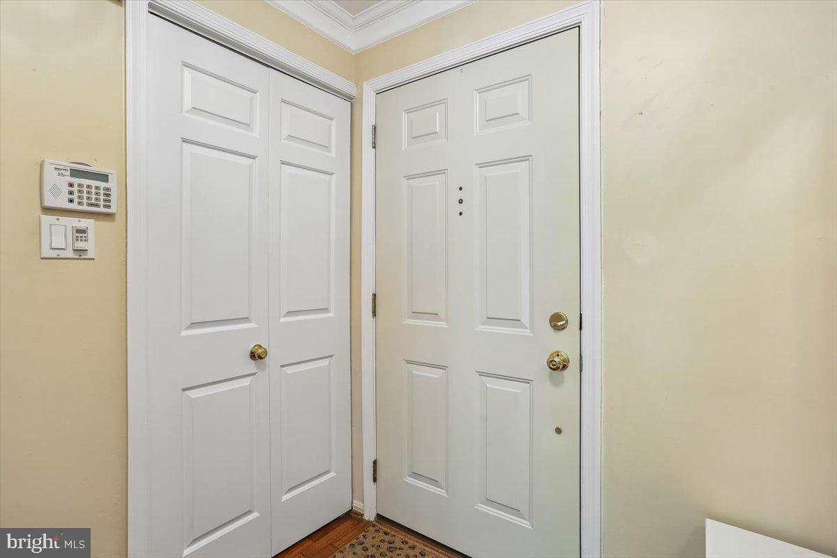 2459 McCormick Road Rockville, MD 20850 - Photo 2 of 54 Entry Foyer