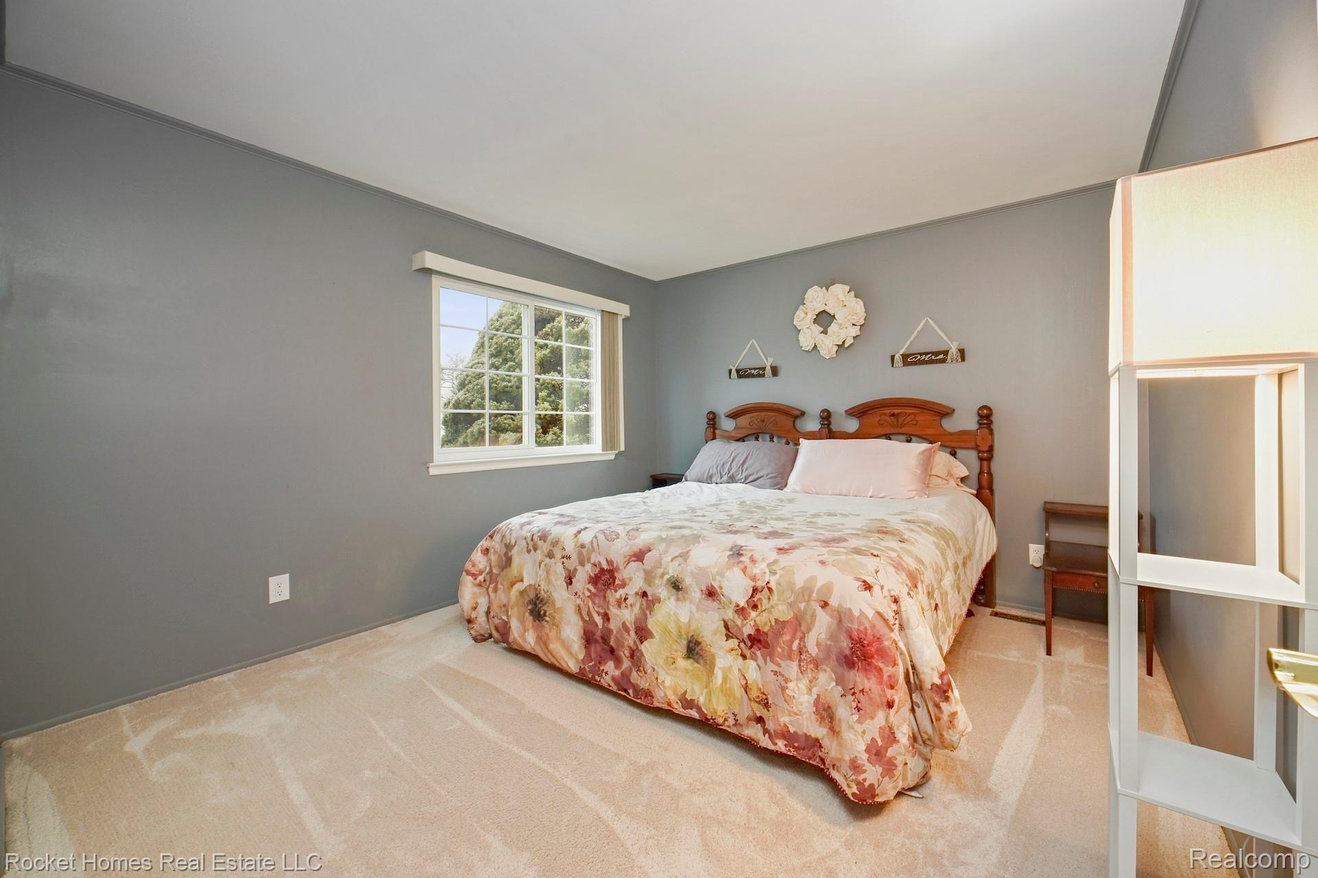 14523 Newburgh Road Livonia, MI 48154 - Photo 15 of 31 014-photo-bedroom-8870853.jpg