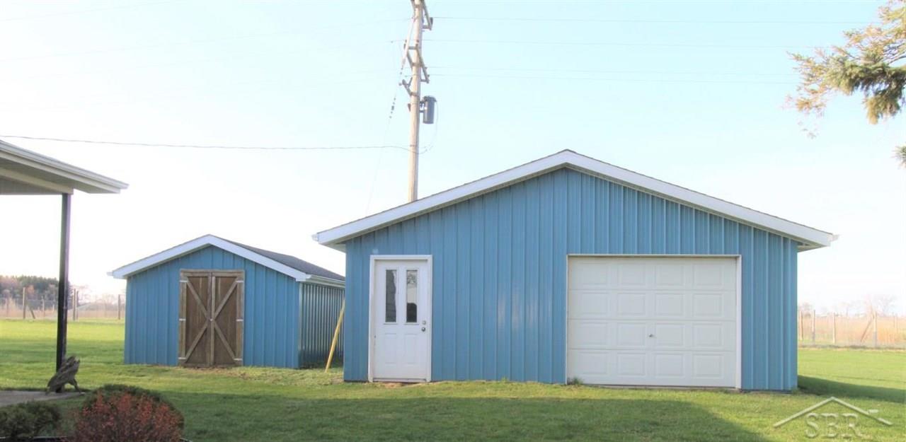 7673 West Caro Road Reese, MI 48757 - Photo 2 of 29 50072837-1.JPG