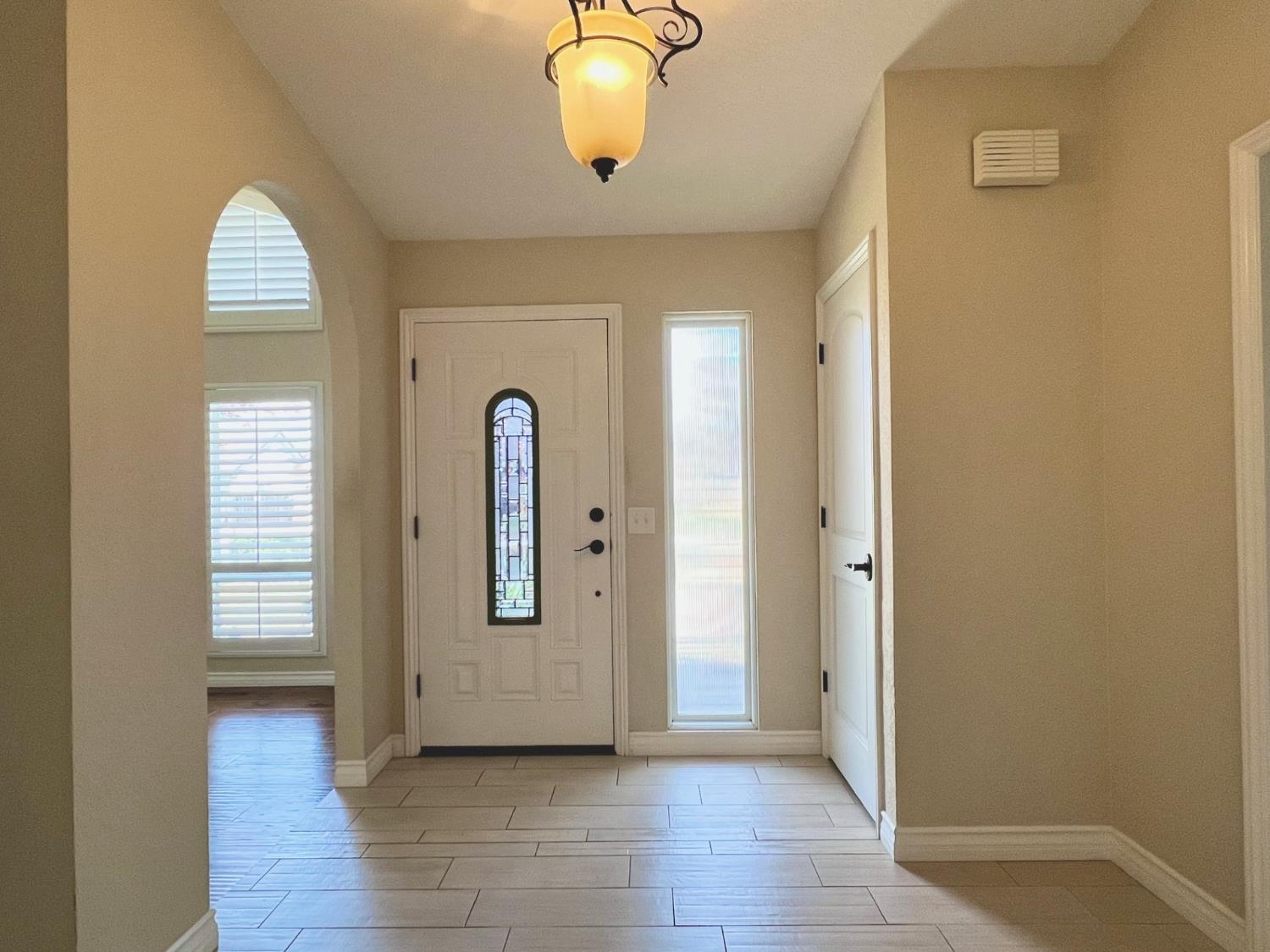 3837 Marigold Lane Modesto, CA 95356 - Photo 4 of 38