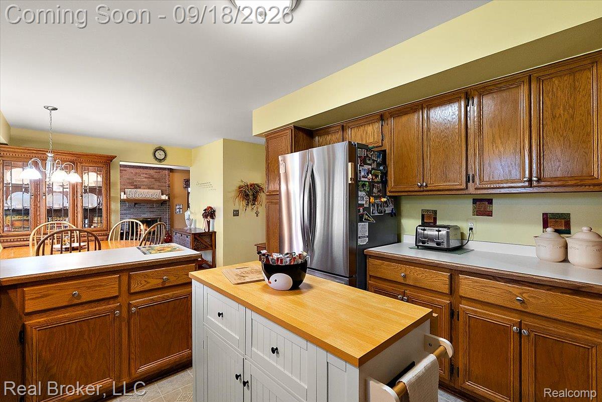 44744 Danbury Road Canton, MI 48188 - Photo 15 of 62 31-44744 Danbury-31.jpg