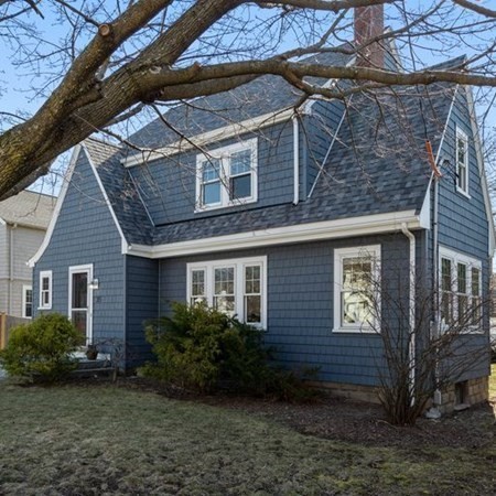 35 Welgate Road Medford, MA 02155 - Photo 4 of 40 a brick building with a yard