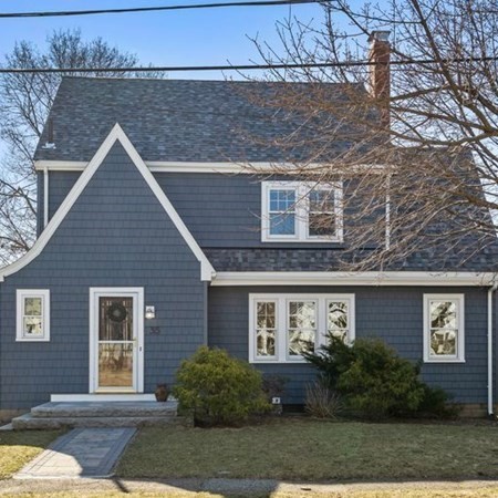 35 Welgate Road Medford, MA 02155 - Photo 5 of 40 front view of a house