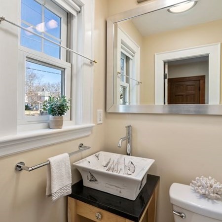 35 Welgate Road Medford, MA 02155 - Photo 7 of 40