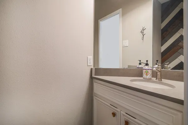 $2,700 | 1713 Apache Trail, Round Rock, TX 78665