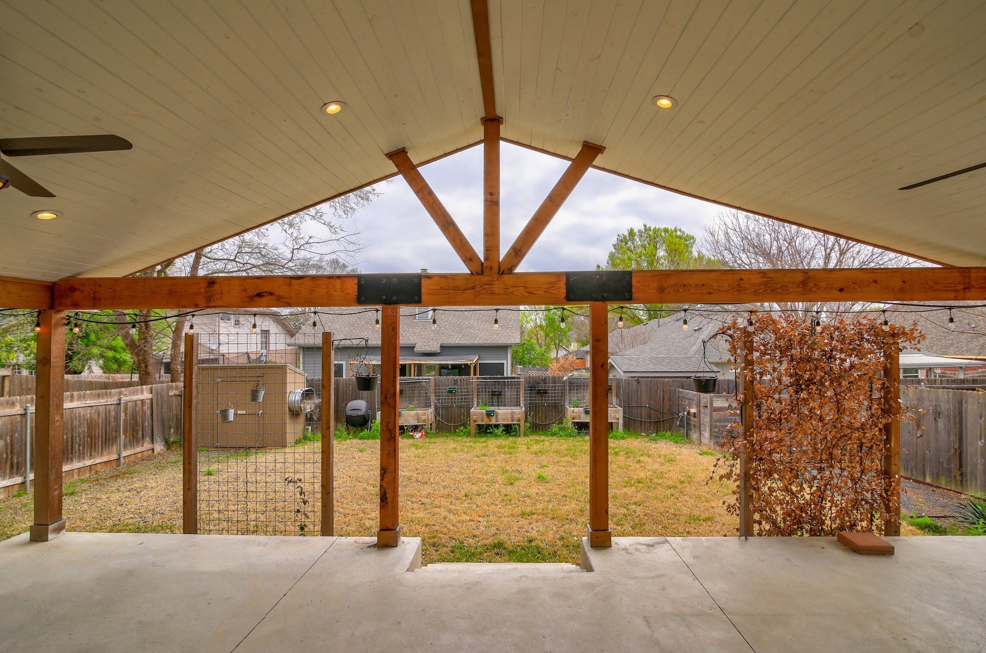 1713 Apache Trail Round Rock, TX 78665 - Photo 27 of 39 a view of a garage