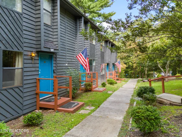 $280,000 | 3729 Plaza Way, Unit 132, Pigeon Forge, TN 37863