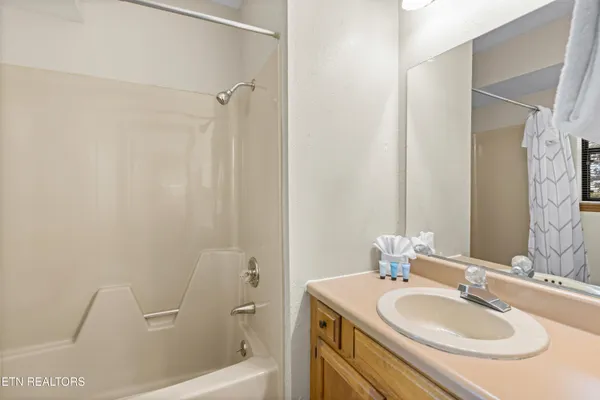 $280,000 | 3729 Plaza Way, Unit 132, Pigeon Forge, TN 37863
