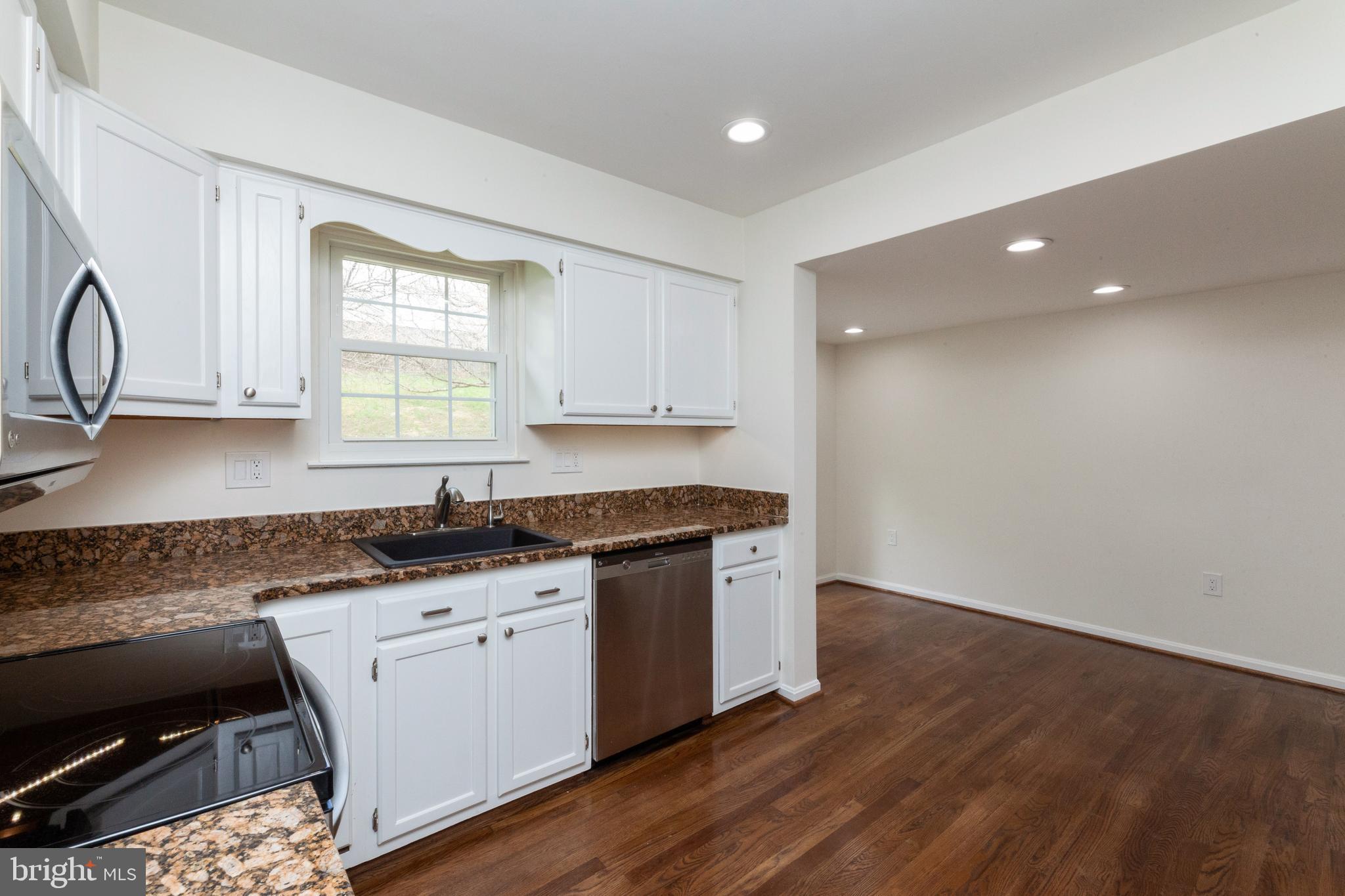 6813 Cherryfield Road Fort Washington, MD 20744 - Photo 6 of 28 Gallery Image 6
