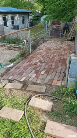 $120,000 | 1327 Fenley Avenue, Pekin, IL 61554