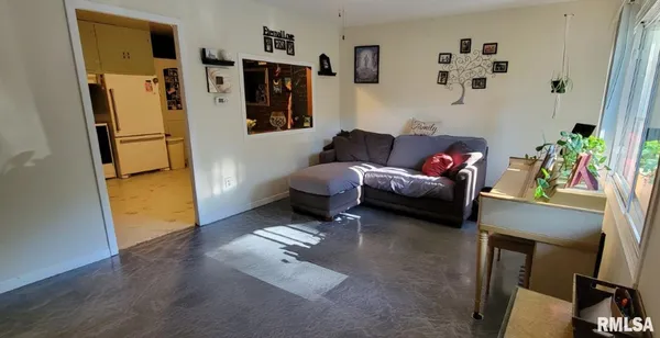 $120,000 | 1327 Fenley Avenue, Pekin, IL 61554