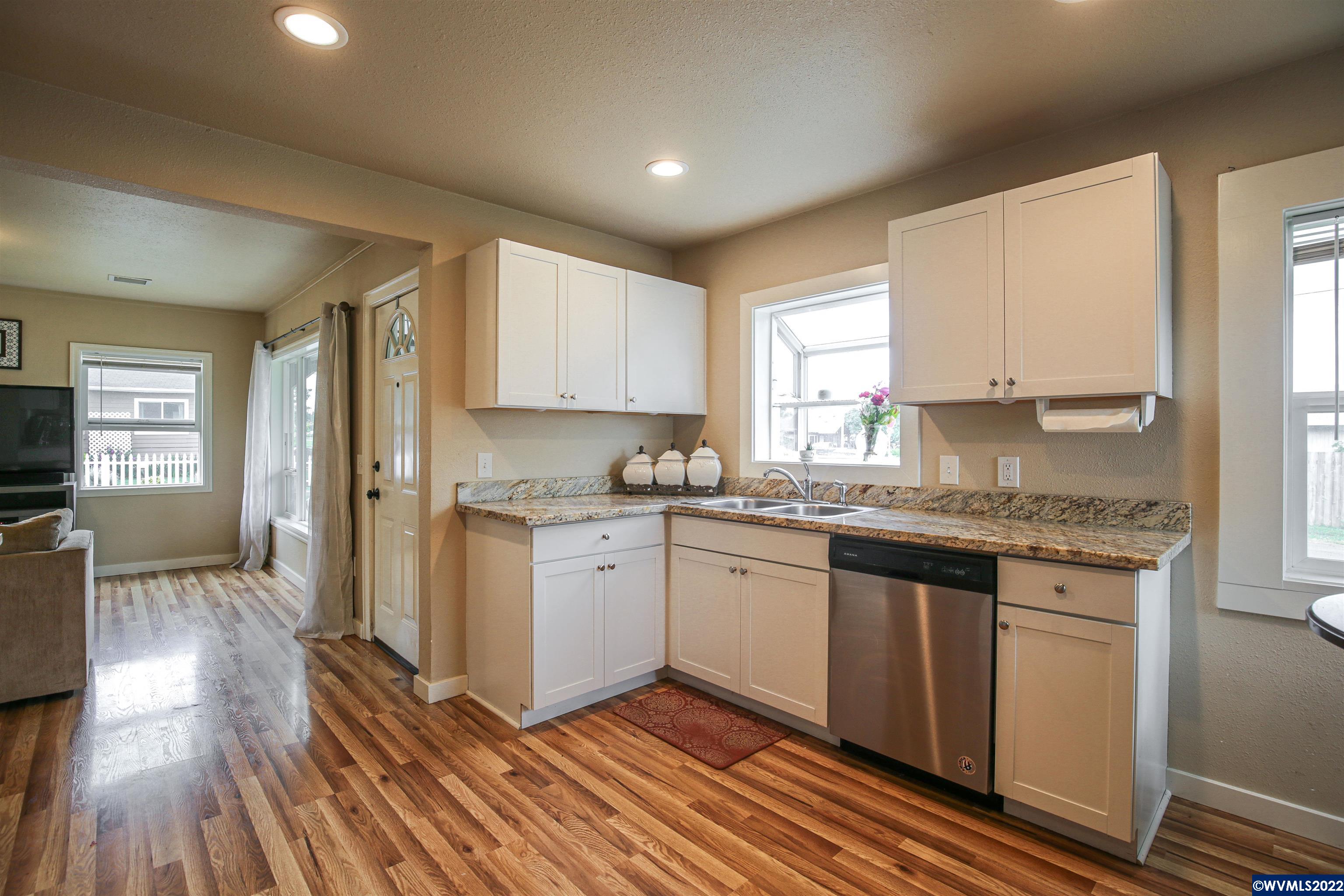 215 Southwest Jasper Street Dallas, OR 97338 - Photo 15 of 42 Gallery Image 15