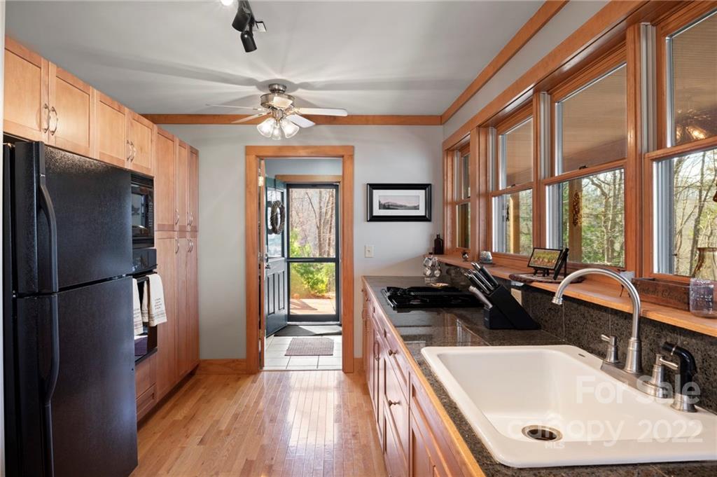 738 Heck Creek Road Marshall, NC 28753 - Photo 10 of 47 Gallery Image 10