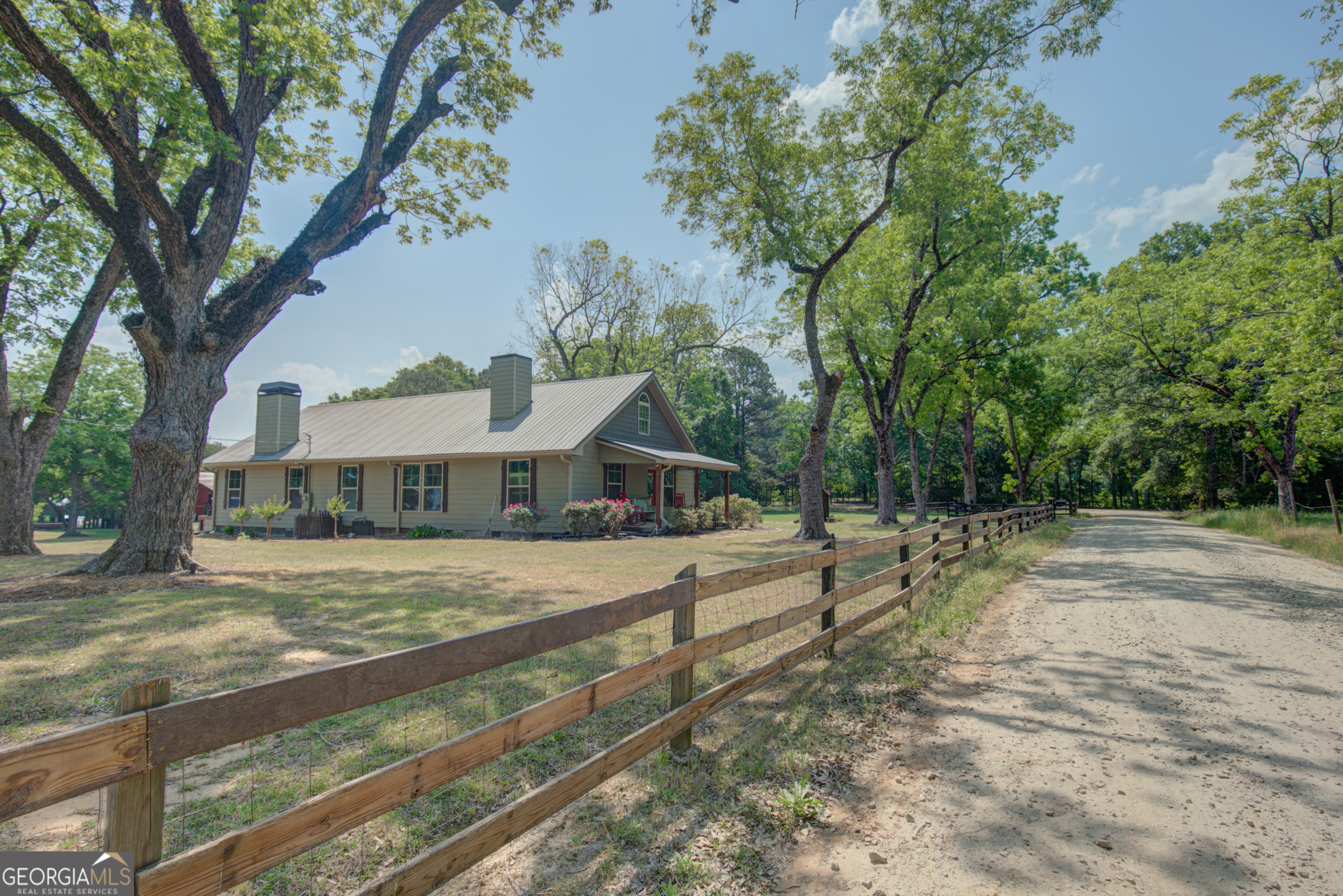 198 Matbeth Road Barnesville, GA 30204 - Photo 7 of 33